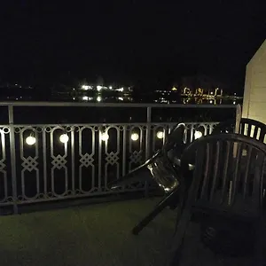 appartement-au-calme-face-au-lac.midi-pyreneeshotels.com/