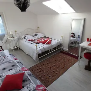 Le Trianon Pavillon Hébergement de vacances